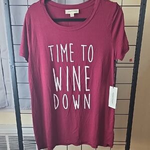 Universal Thread Wine Graphic Tee